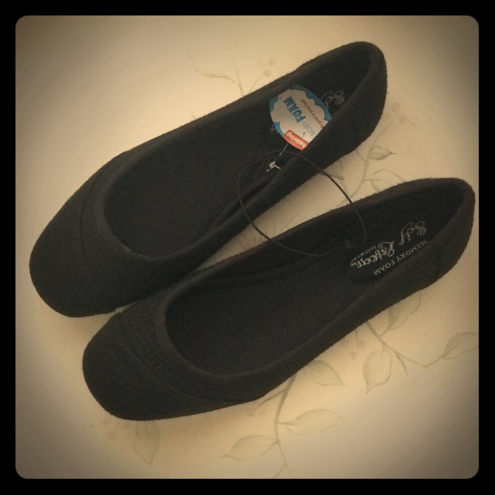NWT Flat Ballet Shoes in black